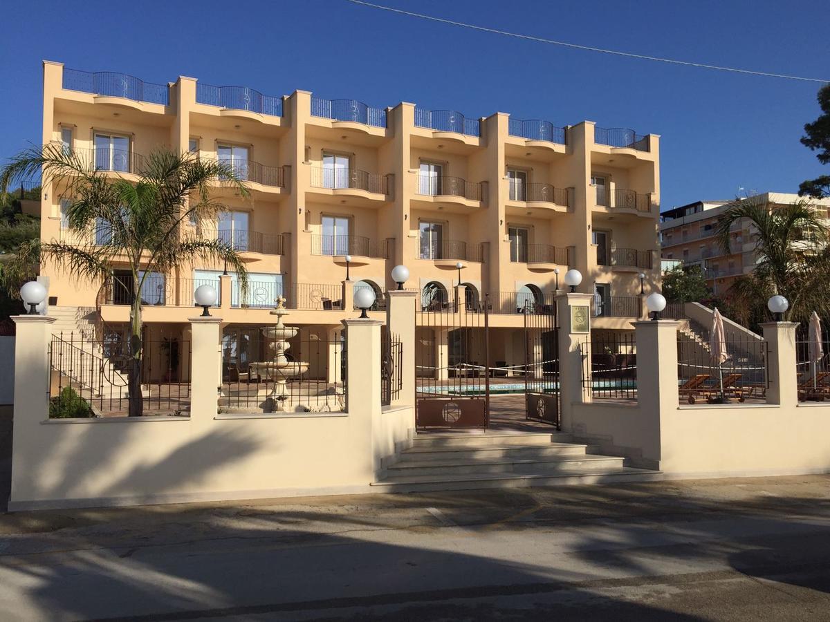 Hotel Riviera Palace Порто Емпедокле Екстериор снимка