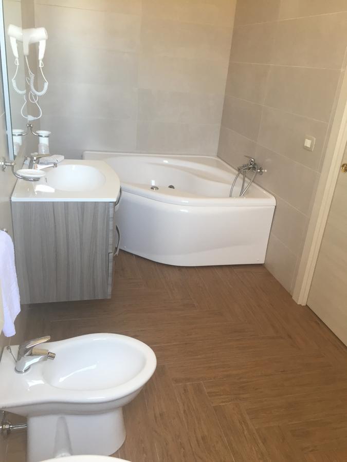 Hotel Riviera Palace Порто Емпедокле Екстериор снимка