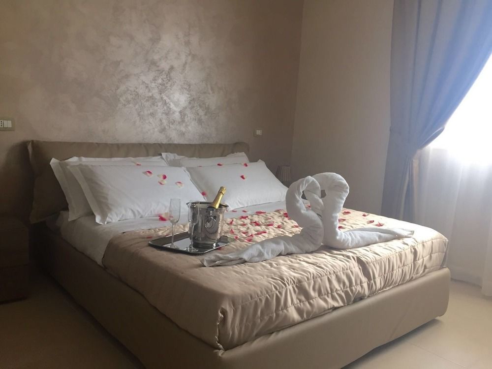 Hotel Riviera Palace Порто Емпедокле Екстериор снимка