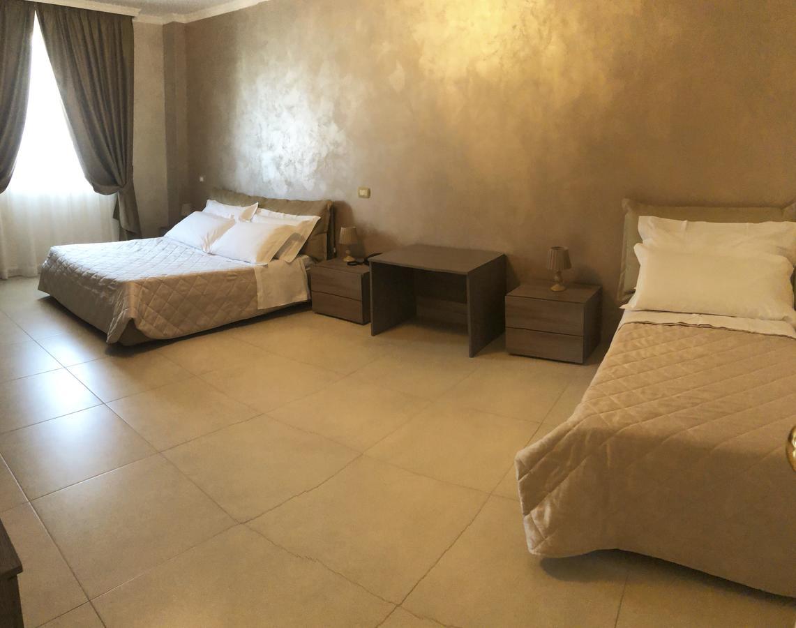 Hotel Riviera Palace Порто Емпедокле Екстериор снимка