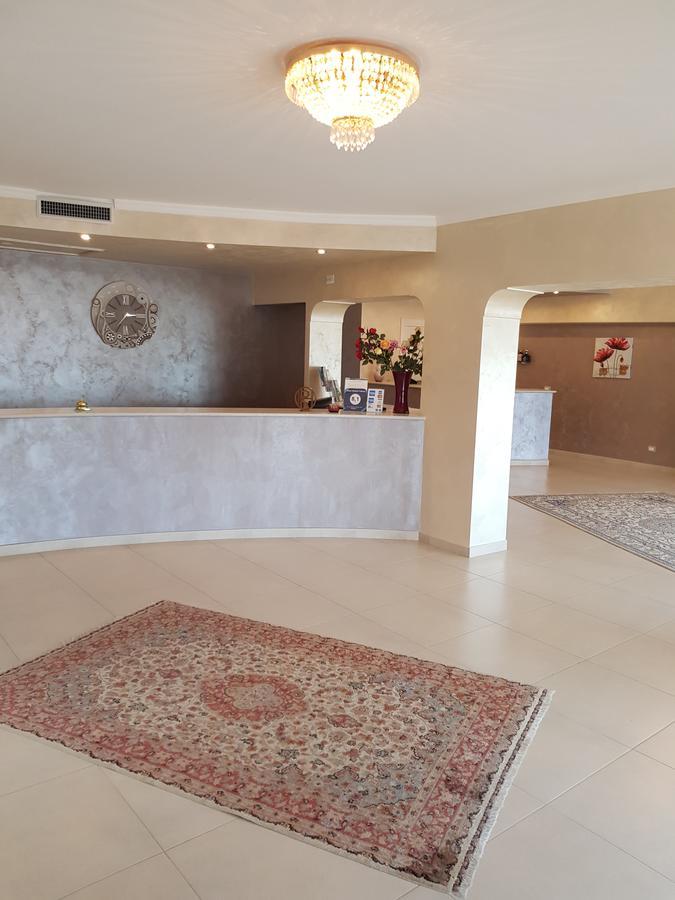 Hotel Riviera Palace Порто Емпедокле Екстериор снимка