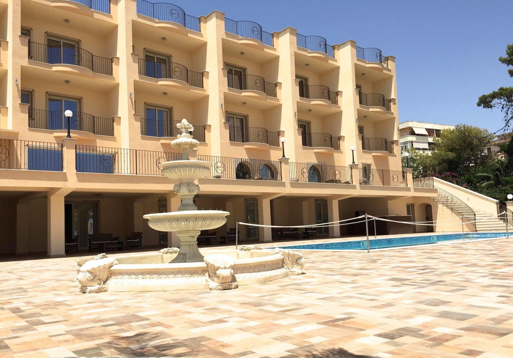Hotel Riviera Palace Порто Емпедокле Екстериор снимка