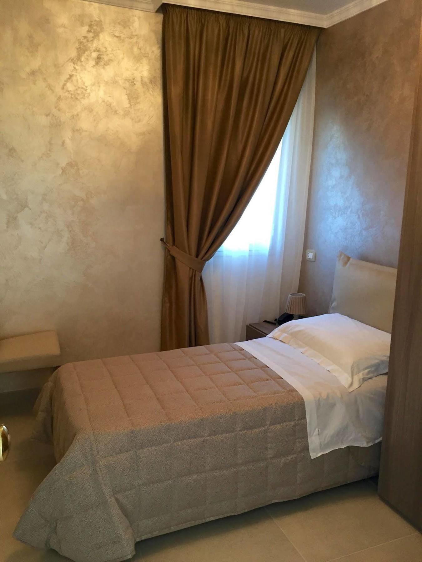 Hotel Riviera Palace Порто Емпедокле Екстериор снимка