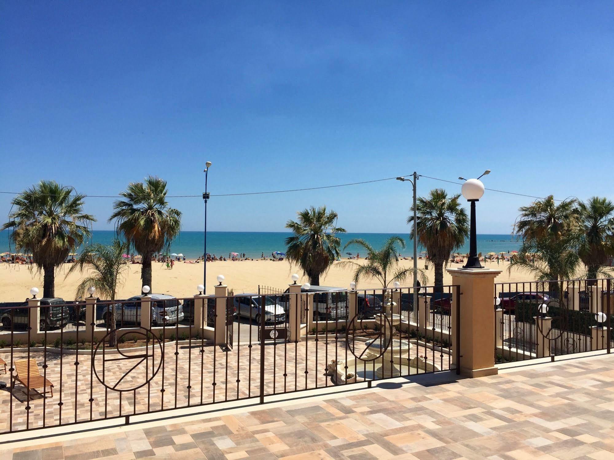 Hotel Riviera Palace Порто Емпедокле Екстериор снимка