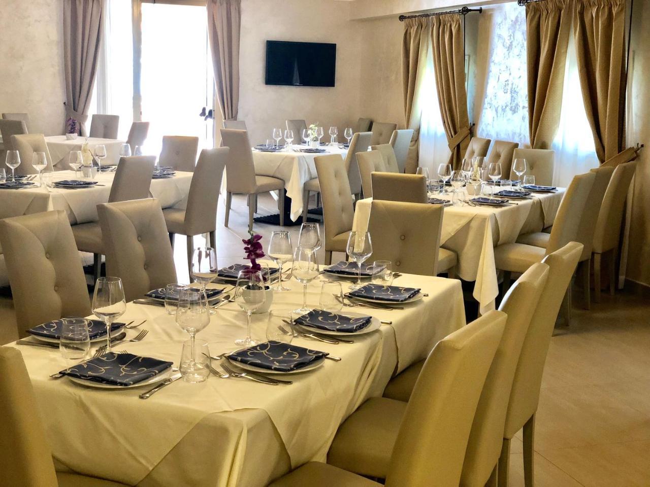 Hotel Riviera Palace Порто Емпедокле Екстериор снимка